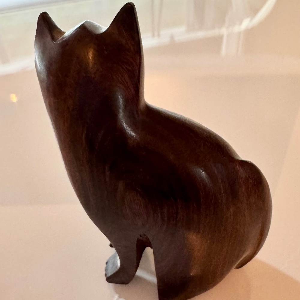 Vintage Hardwood Cat Sculpture: Expressive Wood Carving Figurine - Picture 2 of 4